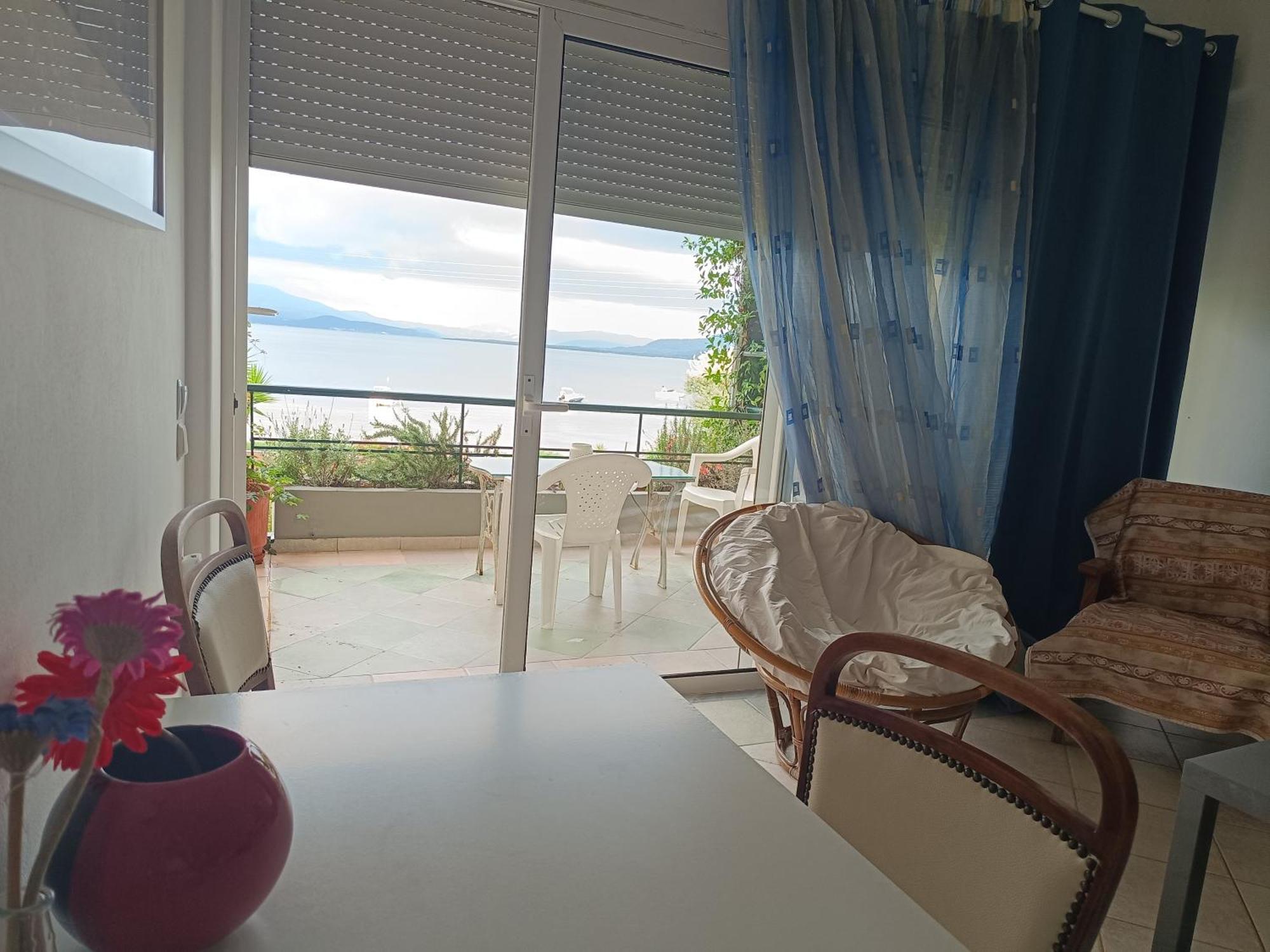 Апартаменти Mare E Monti1 Камена-Вурла Номер фото